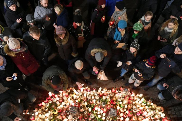 Poland mayor assassination: Three arrested after demand for more killings after deadly attack