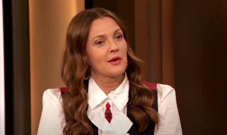 Drew Barrymore talks with Zosia Mamet on "The Drew Barrymore Show"