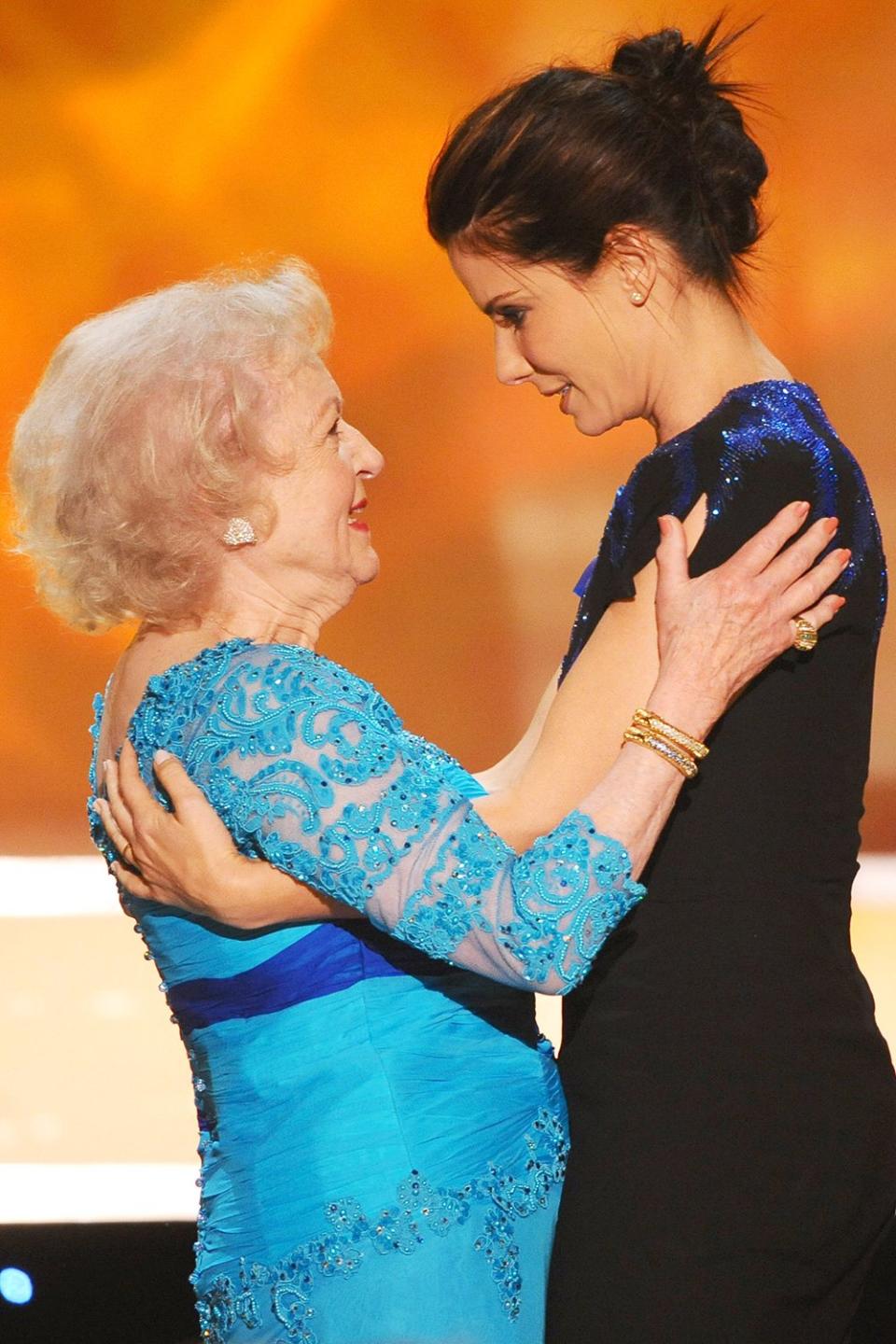 Sandra Bullock presented Betty White with the Lifetime Achievement Award at the 2010 awards show, and gave us this extremely sweet moment. 
