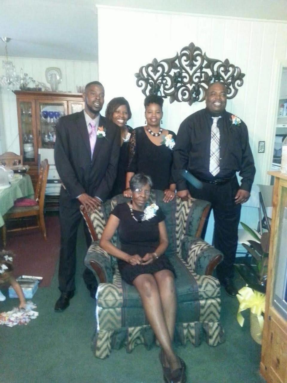 Carlos Williams (top left) with his sisters, brother and mother. Williams died unexpectedly Saturday, January 15, 2022 after more than a decade as the bell manager at Ocean Sands Club Resort in Myrtle Beach.