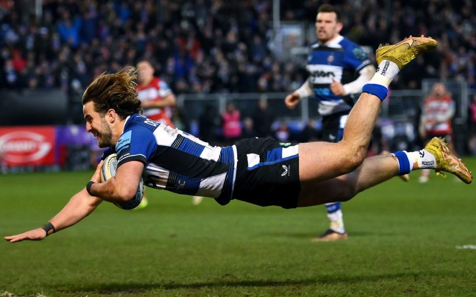 Tom de Glanville of Bath Rugby dives for the Gloucester Rugby try-line to score his team's third try during the Gallagher Premiership Rugby match between Bath Rugby and Gloucester Rugby at The Recreation