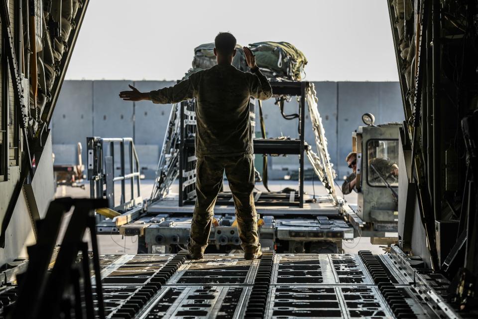 US Special Operations Task Group-Central and Air Forces Central Airmen conduct orientations and static on-load/off-load familiarization rehearsals
