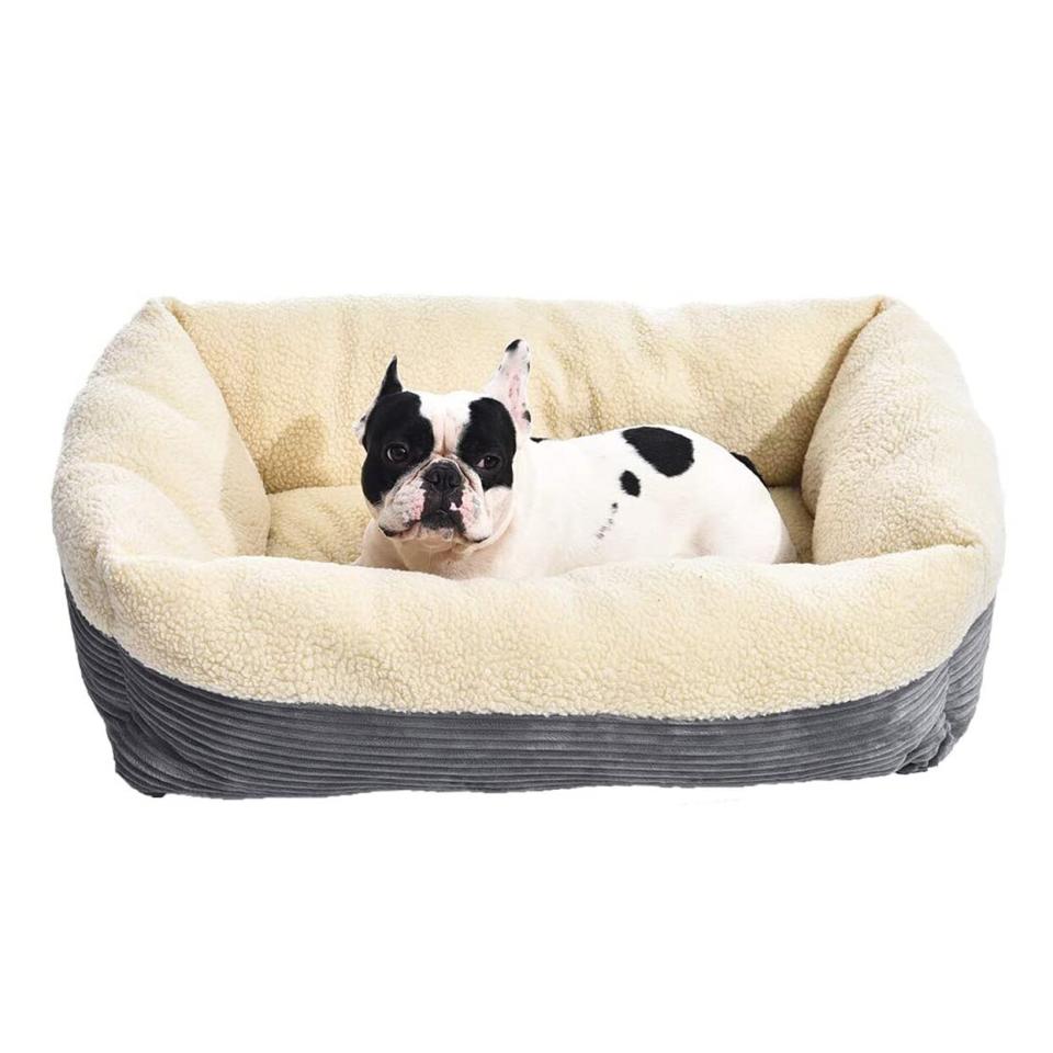 amazonbasics-warming-pet-bed-for-cats-or-dogs