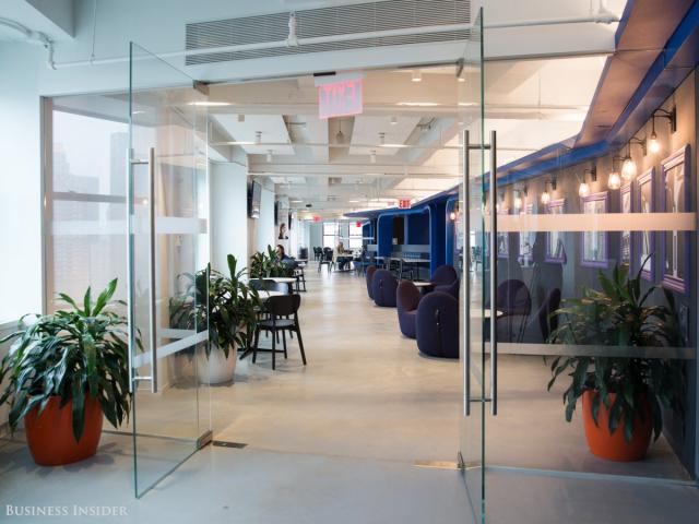 A look inside LinkedIn's New York office, where employees enjoy perks like  free gourmet meals and a speakeasy hidden in the Empire State Building