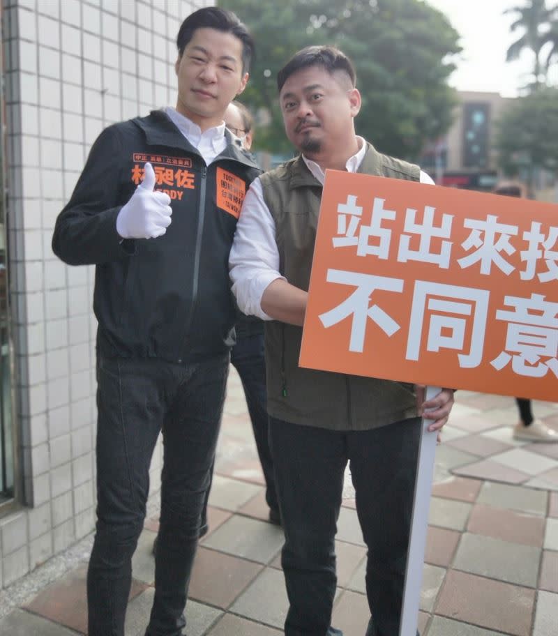 洪申翰說，罷免林昶佐只是台北市議員鍾小平拿來跟國民黨交換禮物的惡質遊戲。（圖／翻攝自洪申翰臉書）