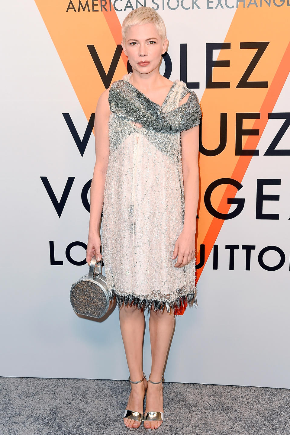 <p><strong>26 October </strong>Michelle Williams wore a beautiful silver dress with matching accessories.</p>