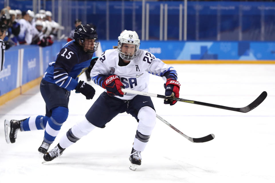 U.S. women’s hockey beats Finland