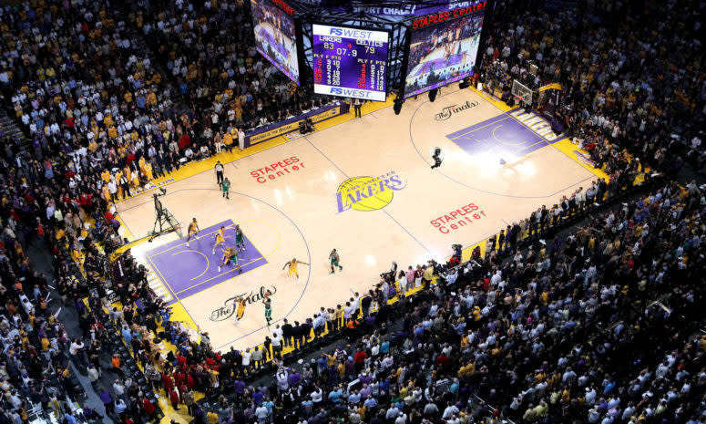 A general view of the Los Angeles Lakers arena, featuring star Kobe Bryant playing.