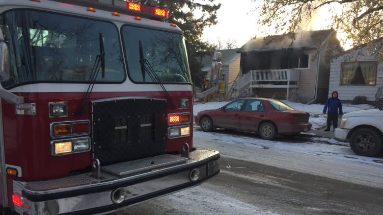 Crews battle house fire on Regina's Argyle Street