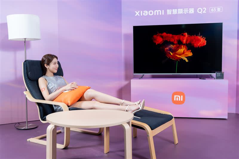 Xiaomi智慧顯示器Q2 65型擁有最新的量子點顯示技術，搭配極窄的高質感鋁合金邊框擴大視野，讓色彩栩栩如生，提供極致且生動的畫質。（圖／小米台灣提供）