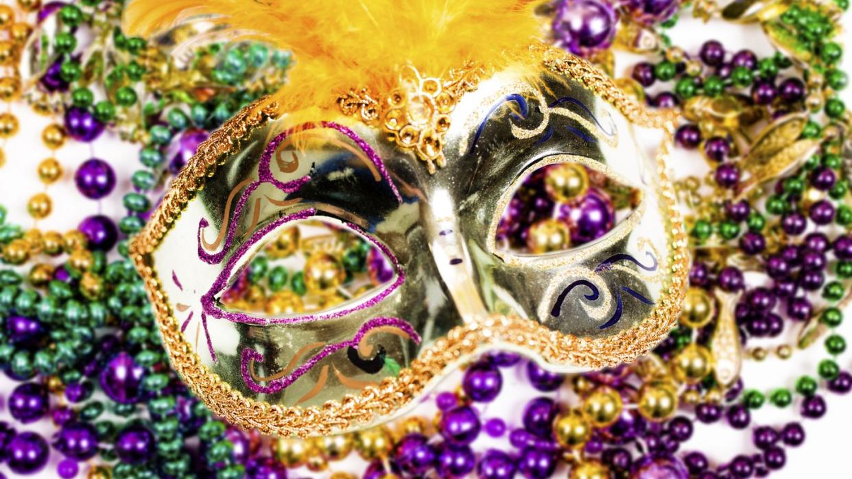 Purple, Jewellery, Fashion accessory, Mardi Gras, Violet, Festival, Carnival, Magenta, Body jewelry, Bangle, 