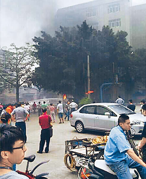 廣東佛山一間順豐倉庫昨日火警，原來是順豐物料倉，無涉客戶網購貨品。(網絡圖片)