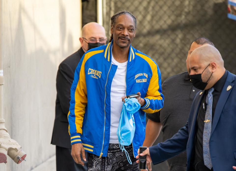 Snoop Dogg Seen With Blunt In Hand Days After 'Quitting Smoking'