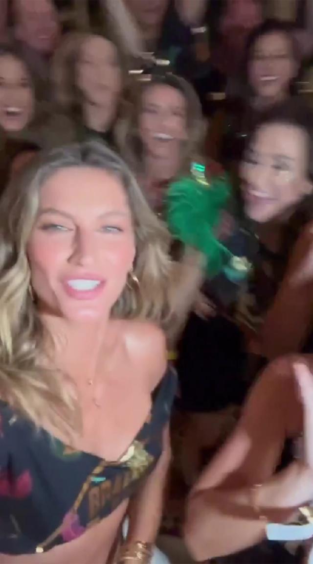 Gisele Bündchen Parties in Low-rise Jeans at Brazil's Carnival – WWD