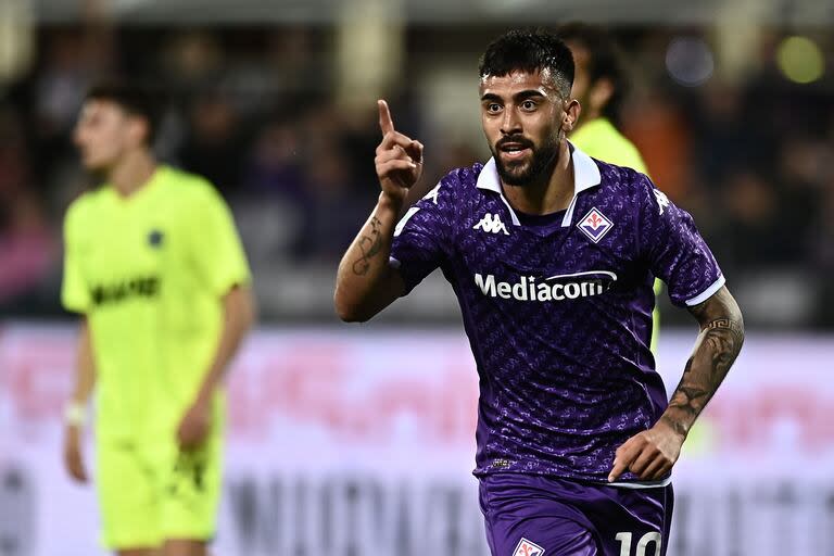 Nicolás González anotó un doblete en la goleada de Fiorentina