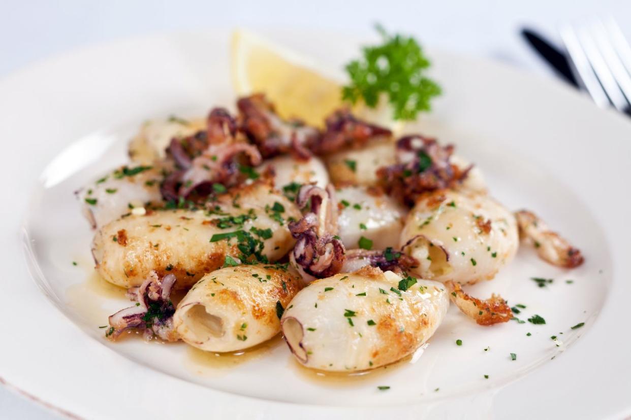 grilled squid with garlic, parsley and white wine