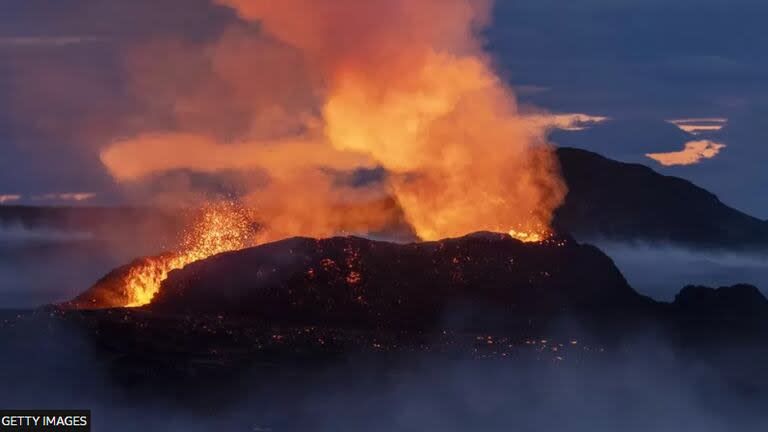 Miles de temblores cerca del monte Fagradalsfjall (en la foto de julio) han generado preocupación sobre una erupción. (Getty Images)