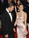 <p>Gisele Bündchen und Tom Brady (hier 2008) zählen seit Jahren zu den schönsten Paaren bei der Met Gala. Das Supermodel und der American-Football-Star dürfen dieses Jahr sogar als Ko-Gastgeber von Wintour fungieren. (Bild: AP Photo) </p>