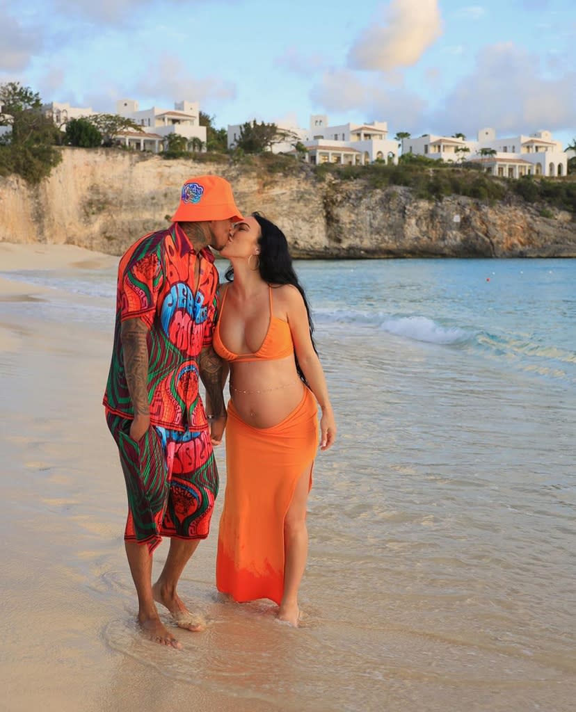 Bre Tiesi, Nick Cannon, babymoon