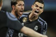 <p>ABWEHR: Nach zehn Jahren bei Real Madrid wird Pepe seinen Vertrag aller Voraussicht nach nicht verlängern. Die jüngeren Konkurrenten haben dem 34-jährigen Portugiesen den Rang abgelaufen. </p>