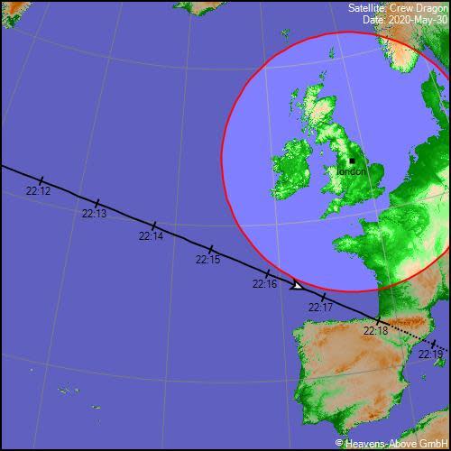 The flight path of the Crew Dragon capsule passes to the south west of the UK. The highlighted circle shows where it will be at least 10 degrees above the horizon (Heavens Above)