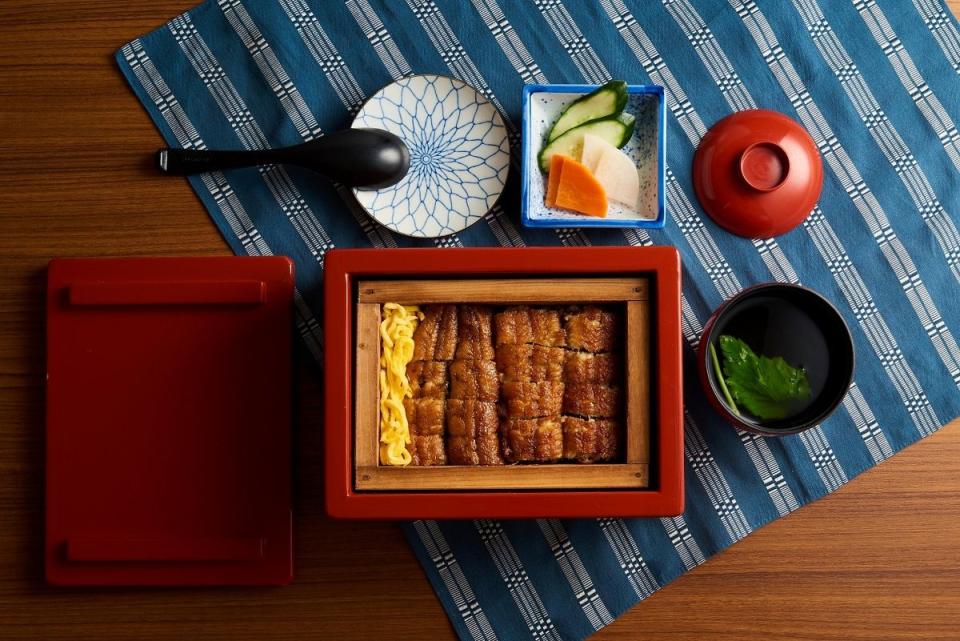 最受歡迎的餐點「鰻蒸定食」為眾多鰻魚料理中手續最為繁複的菜式 圖片來源：小倉屋