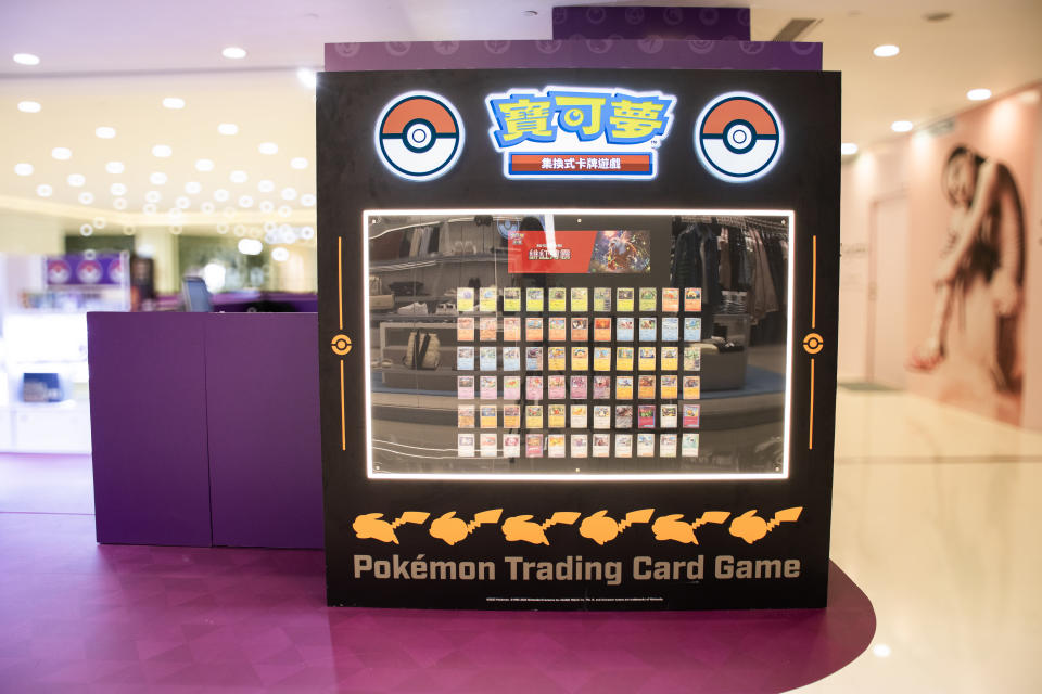 香港好去處｜Pokémon期間限定店登陸尖沙咀LCX！最新「緋紅薄霧」卡牌展示牆、4.3起開售 附設卡牌對戰教室