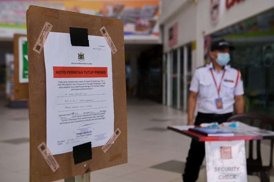 Malls are closed from May 9-11 as part of HIDE requirement during MCO 3.0 at GM Klang Wholesale City May 9, 2021. — Picture by Miera Zulyana