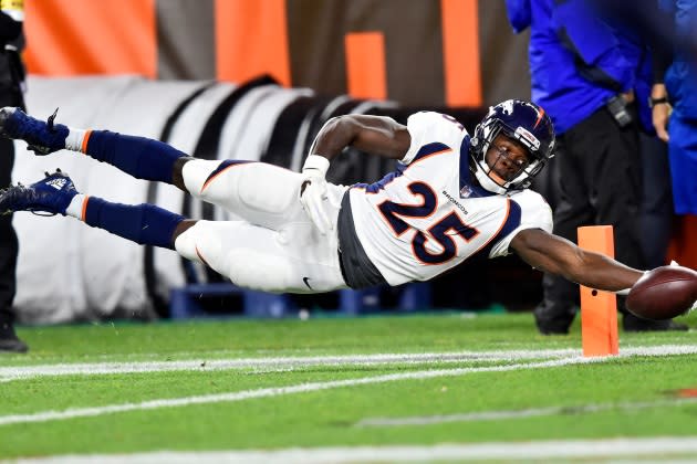 Fox 'TNF' Broncos-Browns Game Takes Thursday Ratings & Viewership; 'Young  Sheldon' Leads Non-Sports Audience