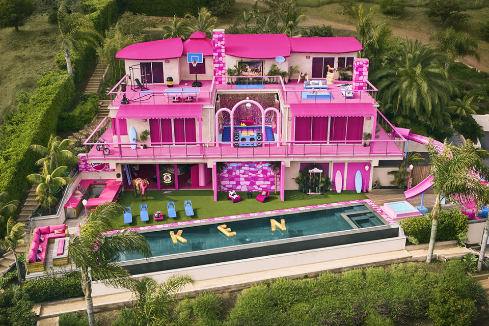 Barbie, Malibu DreamHouse, Ken, Airbnb