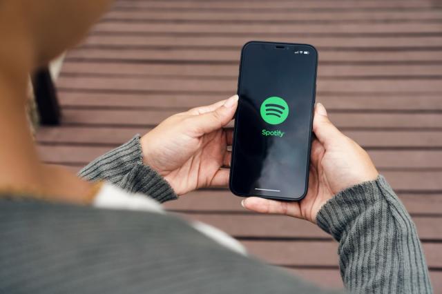 EU to ban anti-steering App Store rules for Apple Music competitors after  Spotify complaint - 9to5Mac