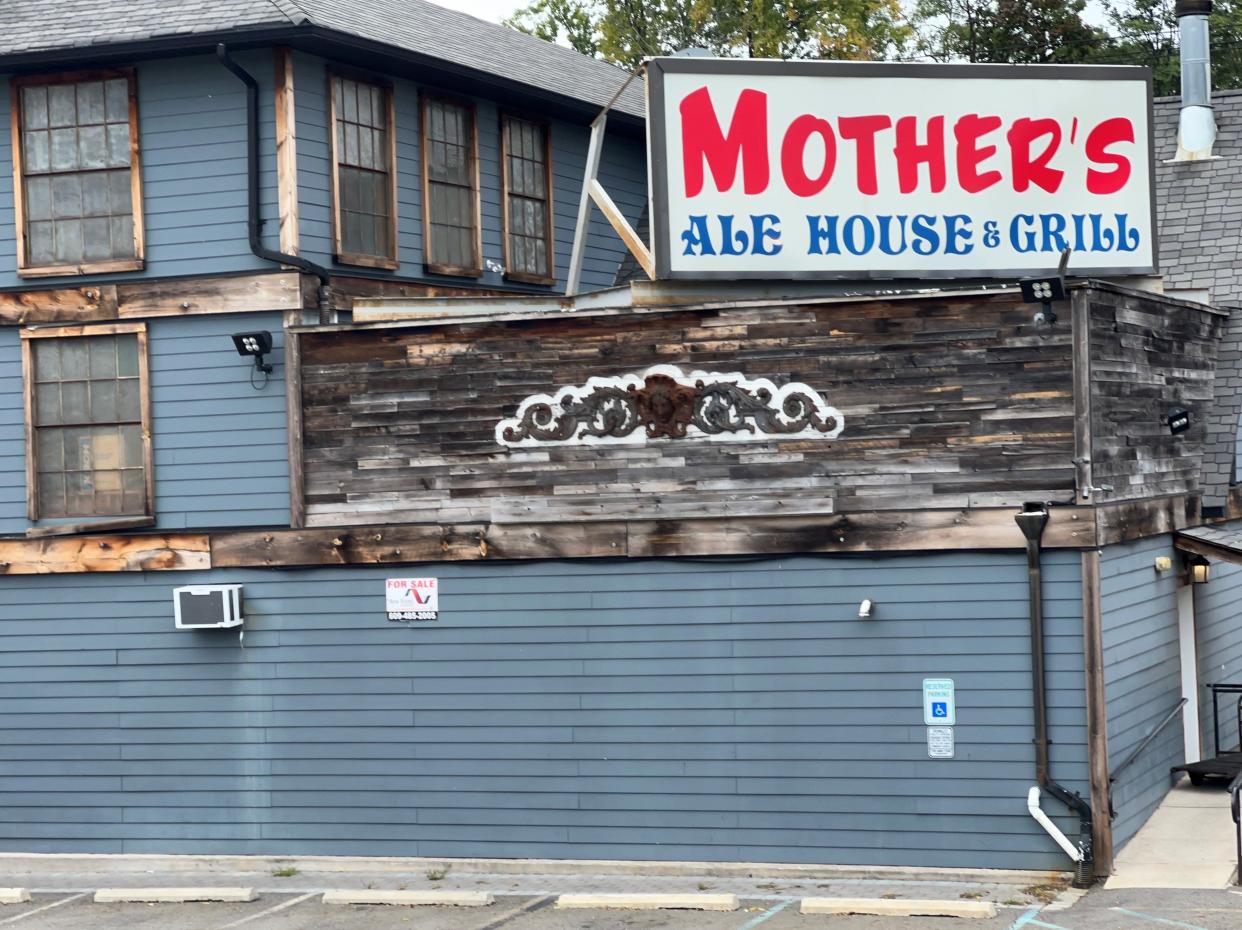 West facade of the former Mother's Ale House & Grill on Mountainview Boulevard in Wayne.