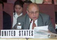 FILE PHOTO: Edwin Truman, Assistant Secretary of the United States Department of Treasury, addresses the board of governors conference at the Asian Development Bank (ADB) annual meeting in Chiang Mai, Thailand, May 7, 2000. REUTERS/Jason Reed/File Photo