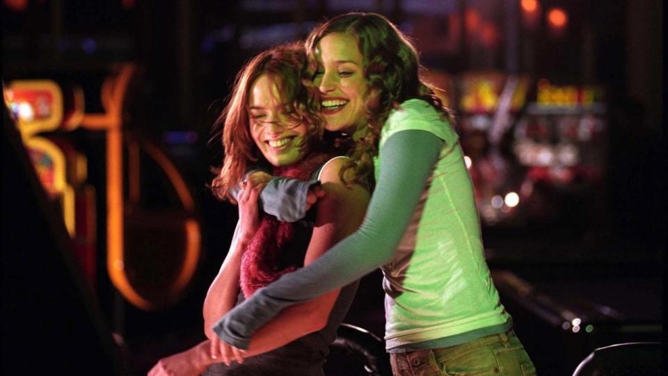 Piper Perabo and Lena Headey in Imagine Me & You