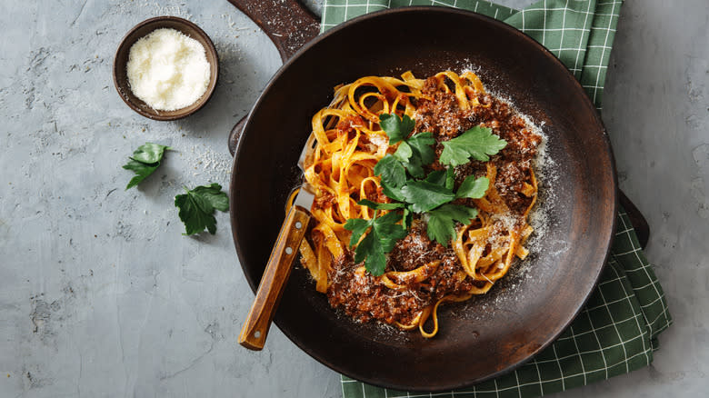 tagliatelle noodles with bolognese