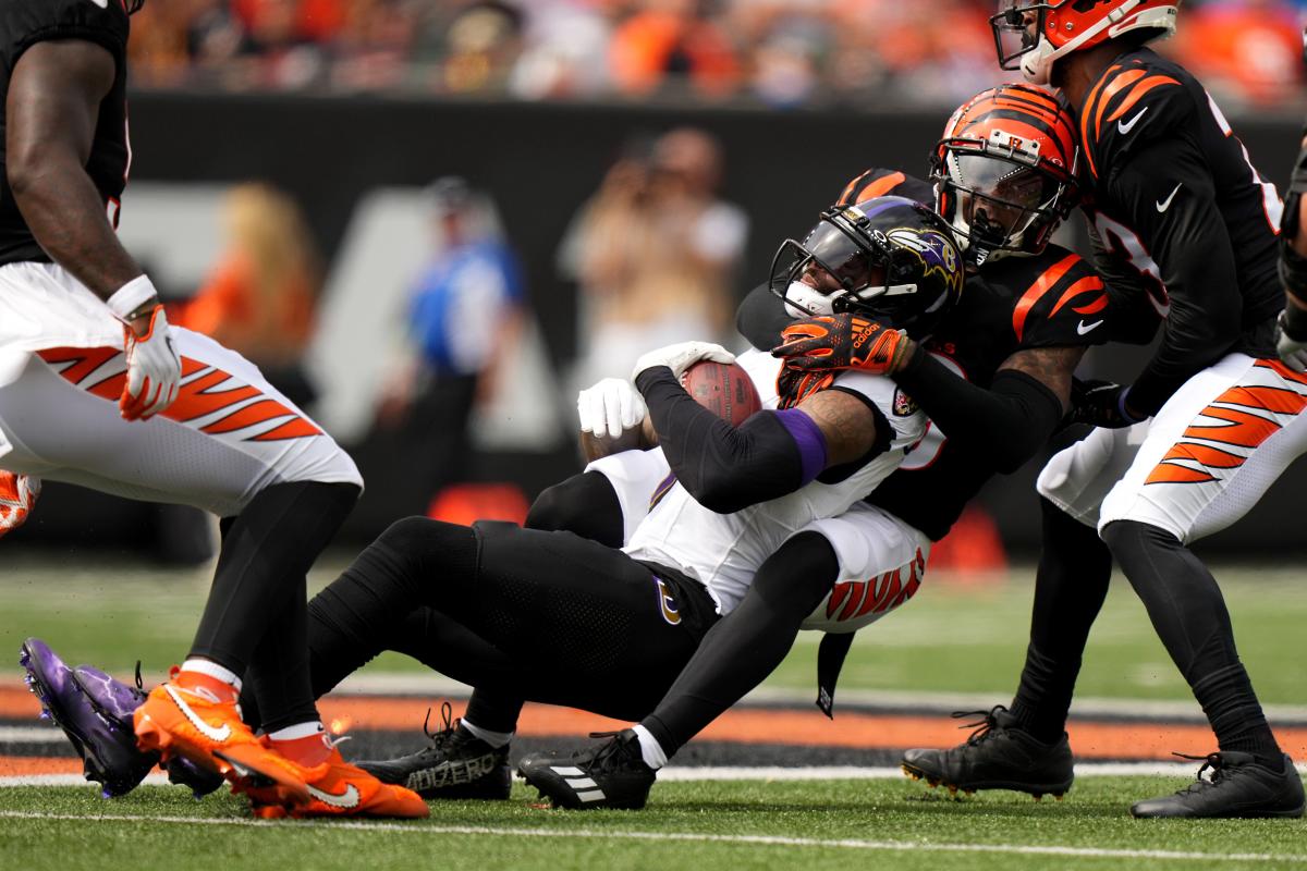 Tee Higgins declared questionable with ankle injury, doesn't return in  Bengals' loss to Ravens 