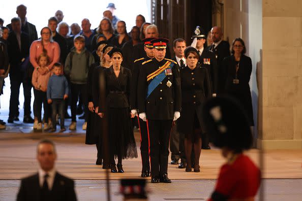 LONDON, ENGLAND - SEPTEMBER 17: Prince William, Prince of Wales, Prince Harry, Duke of Sussex, Princess Eugenie of York, Princess Beatrice of York, Peter Phillips, Zara Tindall, Lady Louise Windsor, James, Viscount Severn (obscured) arrive to hold a vigil in honour of Queen Elizabeth II at Westminster Hall on September 17, 2022 in London, England. Queen Elizabeth II's grandchildren mount a family vigil over her coffin lying in state in Westminster Hall. Queen Elizabeth II died at Balmoral Castle in Scotland on September 8, 2022, and is succeeded by her eldest son, King Charles III. (Photo by Ian Vogler-WPA Pool/Getty Images)