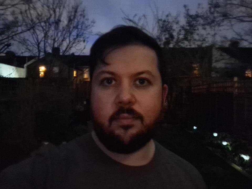 Samsung Galaxy A54 camera sample selfie front low light