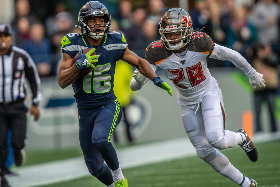 Seattle Seahawks wide receiver Tyler Lockett (16) suffered a serious leg bruise against the 49ers. (Photo by Michael Workman/Icon Sportswire via Getty Images)