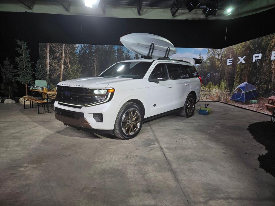 2025 ford expedition debut event in detroit