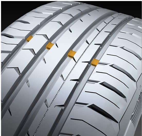 在不同品牌輪胎皆可看見安全線，但德國馬牌建議夏季輪胎在3mm時換新、冬季則是4mm。圖片摘自：Continental