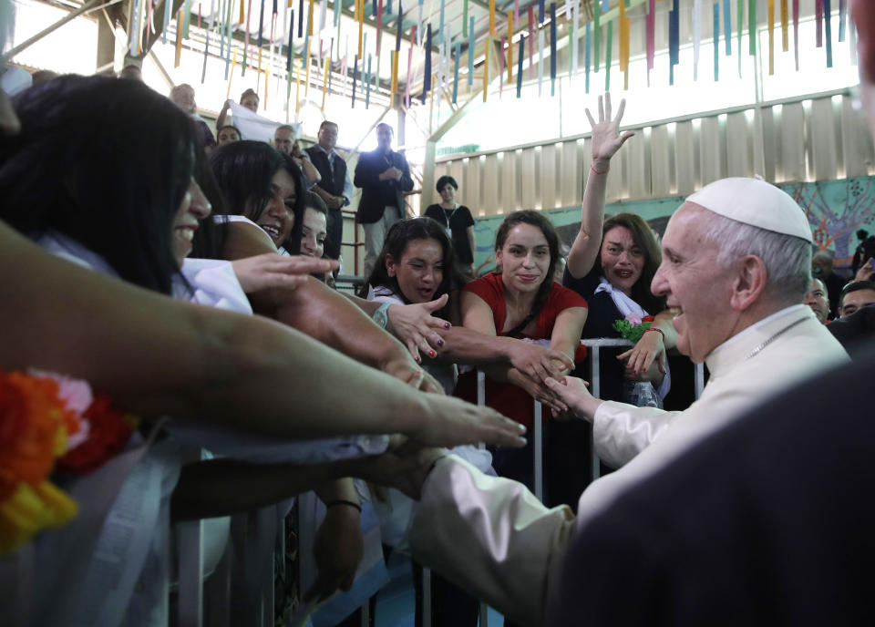 (FOTOS) El recibimiento que le han dado al Papa en Chile