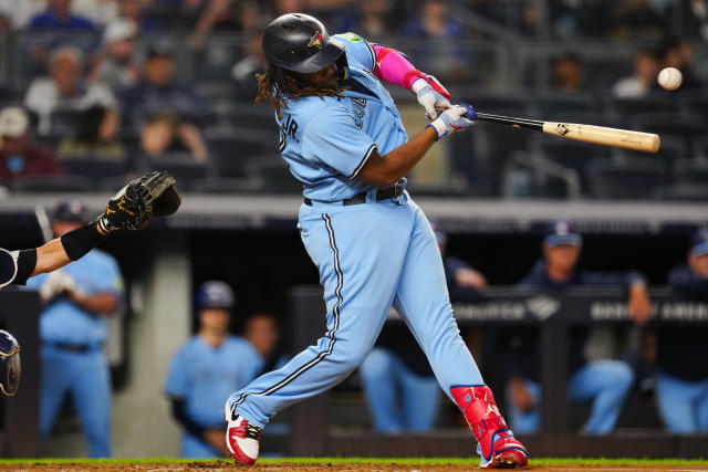 Vladimir Guerrero Jr. scratched from Blue Jays' lineup with sore right knee