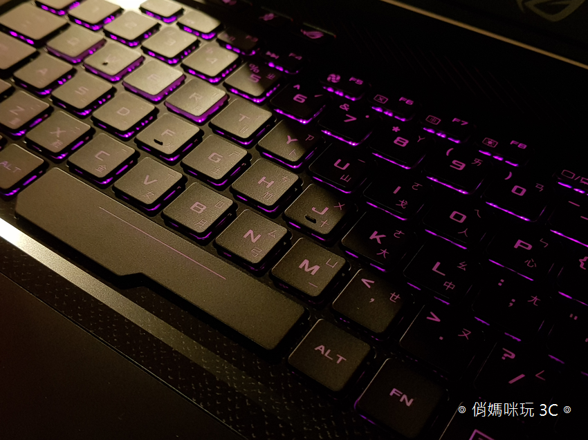 ASUS 華碩 ROG 玩家共和國推出 ROG Chimera、Strix SCAR 與 Strix Hero 三款全新電競筆電！