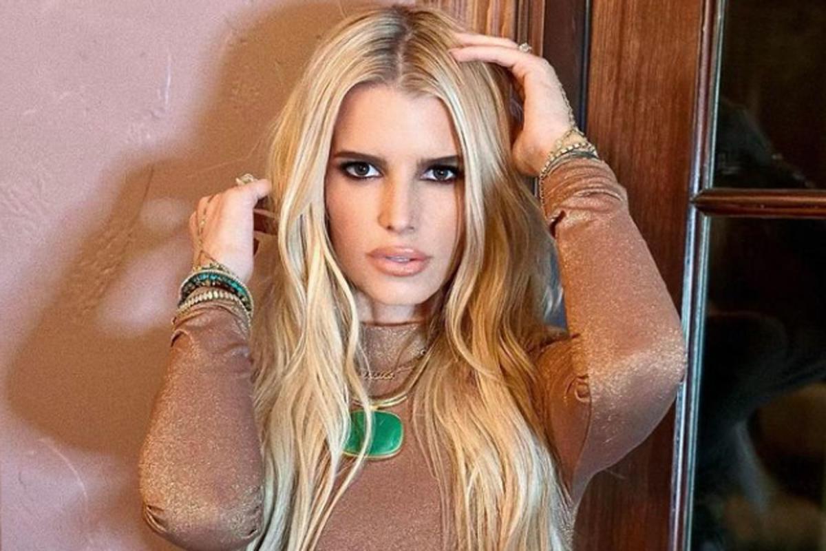 Jessica Simpson diz que filho quase flagrou cena de sexo entre ela e marido