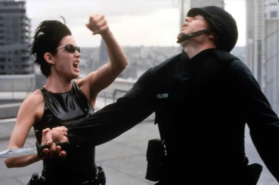 Carrie-Anne Moss' Trinity hat 1999 in „Matrix“ für Furore gesorgt. (Alamy) (IFA Film, United Archives GmbH)
