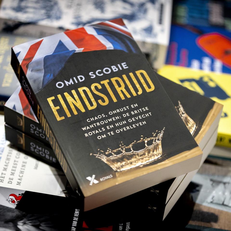 A copy of Omid Scobie's book Endgame in a Dutch bookshop