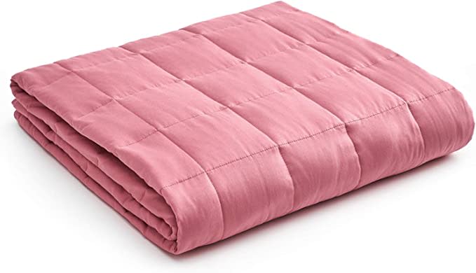 YnM Weighted Blanket (Photo via Amazon)