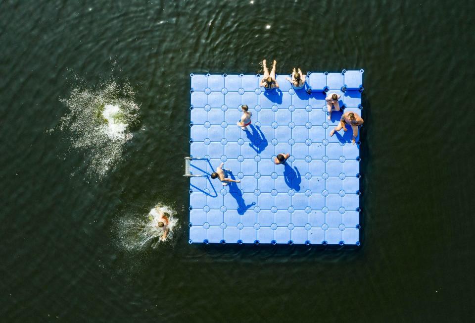 35 Photos That Capture Europe’s Sweltering Heatwave