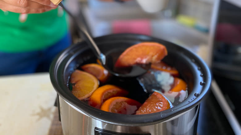 Mulled wine in slow cooker